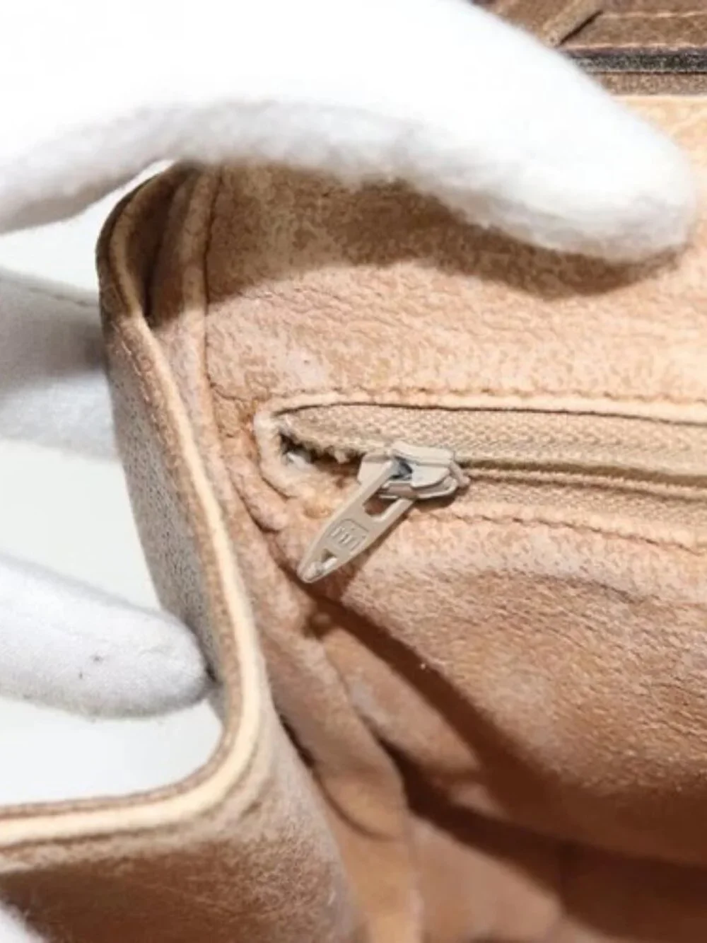 GUCCI GG Plus Supreme Shoulder Bag PVC Beige Gold Auth 180728